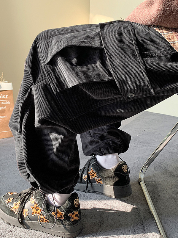 Herren-Cargohose aus Cord mit großen Taschen und Kordelzug-4