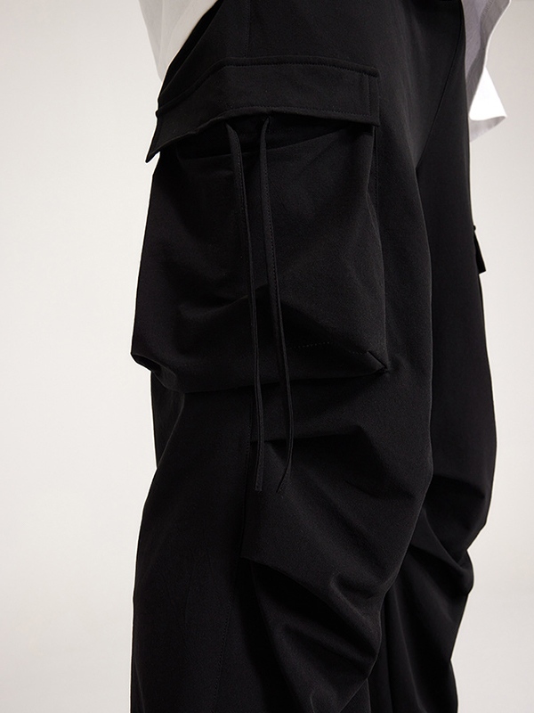 Herrenhose mit geradem Bein und großem Taschenriemendekor-4