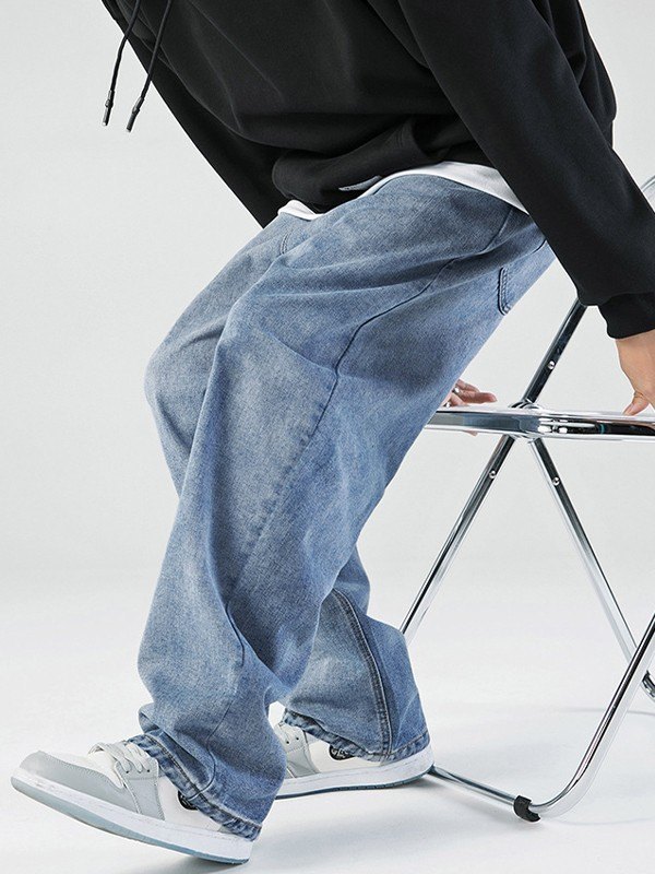 Lockere Jeans in Basic-Waschung für Herren-1
