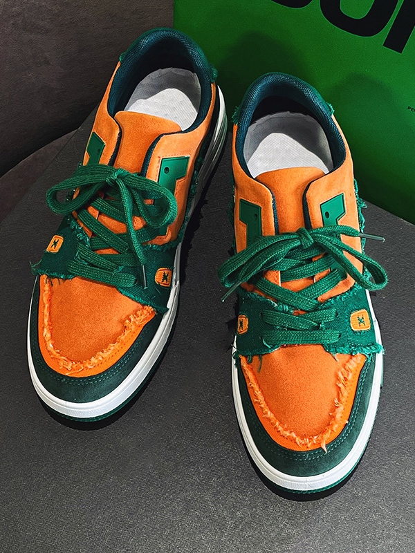 Herren-Sneaker mit kontrastierendem Einsatz und rohem Rand-3