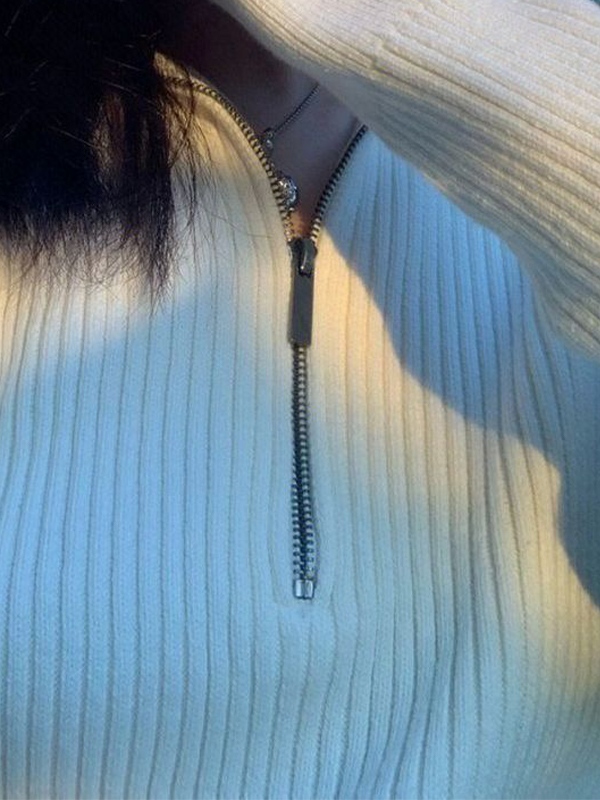 Solider gerippter Pullover mit halbem Reißverschluss-3